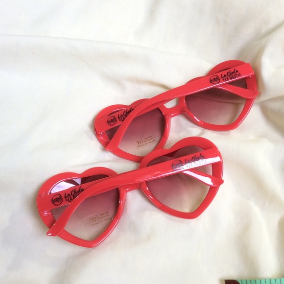 HOLD Red Heart Lolita Sunglasses UV Protection - Picture 3 of 5